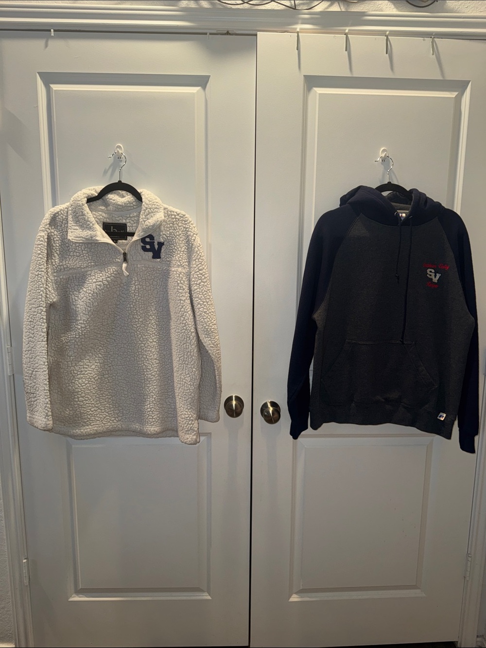 Smithson Valley SV game-day 2pack boxer craft Cream Sherpa& navy sweatshirt Sz L